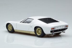 Lamborghini Miura SV Weiß AUTOart 1:18 74544 Metall — Bild 7 von 8