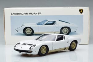 Lamborghini Miura SV Weiß AUTOart 1:18 74544 Metall — Bild 8 von 8