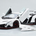 Lamborghini Veneno Weiß AUTOart 1:18 - image 2 of 8