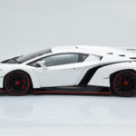 Lamborghini Veneno Weiß AUTOart 1:18 - image 5 of 8