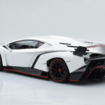 Lamborghini Veneno Weiß AUTOart 1:18 - image 7 of 8
