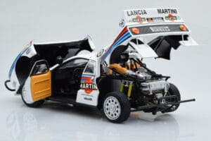 Lancia 037 Martini #8 A. Bettega / M. Perissinot Safari Rally 1985 Kyosho 1:18 08306J Metall — Bild 3 von 8