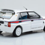 Lancia Delta HF Integrale 6 Weiß Kyosho 1:18 - image 4 of 8