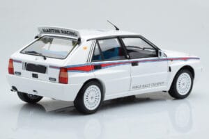 Lancia Delta HF Integrale 6 Weiß Kyosho 1:18 08344E Metall — Bild 4 von 8
