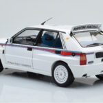 Lancia Delta HF Integrale 6 Weiß Kyosho 1:18 - image 7 of 8
