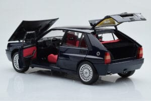 Lancia Delta HF Integrale Club Italia Blau Kyosho 1:18 08343SC Metall — Bild 3 von 8