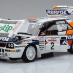 Lancia Delta HF Integrale Evoluzione #2 C. Sainz / L. Moya Tour de Corse 1993 Kyosho 1:18 - image 2 of 9