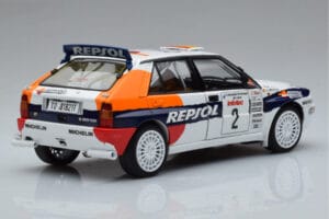 Lancia Delta HF Integrale Evoluzione #2 C. Sainz / L. Moya Tour de Corse 1993 Kyosho 1:18 08348J Metall — Bild 3 von 9