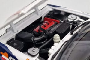 Lancia Delta HF Integrale Evoluzione #2 C. Sainz / L. Moya Tour de Corse 1993 Kyosho 1:18 08348J Metall — Bild 8 von 9