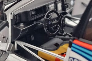 Lancia Delta HF Integrale Evoluzione #3 D. Auriol / B. Occelli Tour de Corse 1992 Kyosho 1:18 08348H Metall — Bild 7 von 9