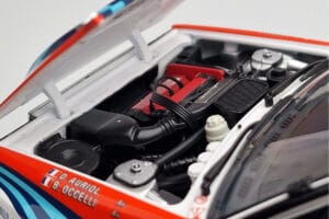 Lancia Delta HF Integrale Evoluzione #3 D. Auriol / B. Occelli Tour de Corse 1992 Kyosho 1:18 08348H Metall — Bild 8 von 9