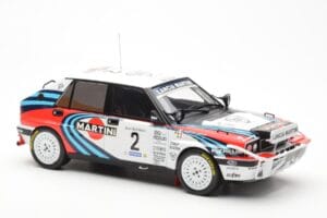 Lancia Delta Integrale 16V #2 M. Biasion / T. Siviero Rally Safari 1990 IXO 1:18 18RMC139A Metall — Bild 4 von 6