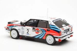Lancia Delta Integrale 16V #2 M. Biasion / T. Siviero Rally Safari 1990 IXO 1:18 18RMC139A Metall — Bild 5 von 6