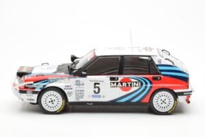 Lancia Delta Integrale 16V #5 J. Kankkunen / J. Piironen Rally Safari 1990 IXO 1:18 18RMC139C Metall — Bild 3 von 6