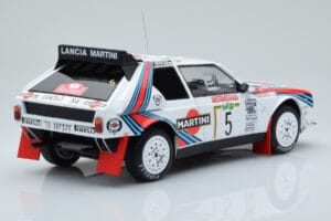 Lancia Delta S4 #5 M. Biasion / T. Siviero Rally San Remo 1986 IXO 1:18 18RMC130B Metall — Bild 2 von 6