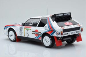 Lancia Delta S4 #5 M. Biasion / T. Siviero Rally San Remo 1986 IXO 1:18 18RMC130B Metall — Bild 5 von 6