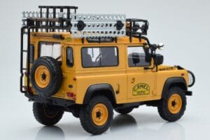 Land Rover Defender 90 Camel Trophy Borneo 1985 Almost Real 1:18 810213 Metall — Bild 3 von 8