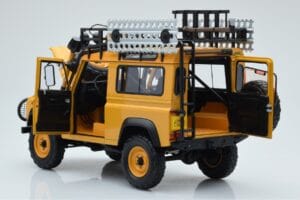 Land Rover Defender 90 Camel Trophy Borneo 1985 Almost Real 1:18 810213 Metall — Bild 5 von 8