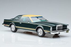 Lincoln Continental Mark V Dunkelgrün MCG 1:18 MCG18404 Metall — Bild 4 von 6