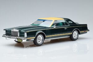 Lincoln Continental Mark V Dunkelgrün MCG 1:18 MCG18404 Metall