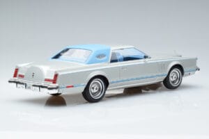 Lincoln Continental Mark V Silber MCG 1:18 MCG18403 Metall — Bild 2 von 6