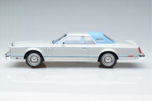 Lincoln Continental Mark V Silber MCG 1:18 MCG18403 Metall — Bild 3 von 6