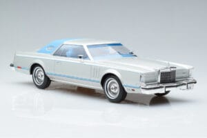 Lincoln Continental Mark V Silber MCG 1:18 MCG18403 Metall — Bild 4 von 6