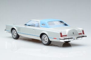 Lincoln Continental Mark V Silber MCG 1:18 MCG18403 Metall — Bild 5 von 6
