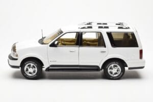 Lincoln Navigator Weiß AUTOart 1:18 72761 Metall — Bild 4 von 8