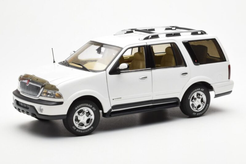 Lincoln Navigator Weiß AUTOart 1:18