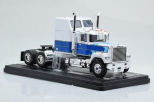 Mack Superliner Magnum Weiß Blau IXO 1:43 TR165 Metall — Bild 4 von 6