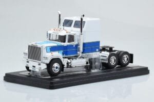Mack Superliner Magnum Weiß Blau IXO 1:43