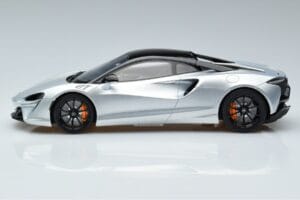 McLaren Artura Silber GT Spirit 1:18 GT873 Resin — Bild 3 von 6
