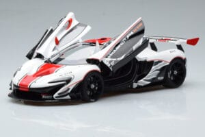 McLaren P1 GTR Hochglanz Weiß Mit Roten Streifen AUTOart 1:18 81541 Komposit — Bild 2 von 7
