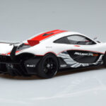 McLaren P1 GTR Hochglanz Weiß Mit Roten Streifen AUTOart 1:18 - image 3 of 7