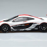 McLaren P1 GTR Hochglanz Weiß Mit Roten Streifen AUTOart 1:18 - image 4 of 7