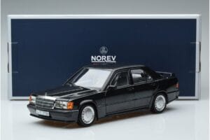 Mercedes 190 E 2.3-16 Cosworth W201 Norev 1:18 183830 Metall — Bild 7 von 7