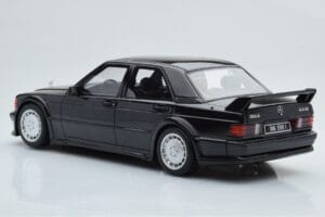 Mercedes 190E W201 2.5-16 Evo I Schwarz Otto 1:18 OT151 Resin — Bild 5 von 6