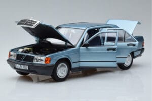 Mercedes 190E W201 Hellblau Norev 1:18 183828 Metall — Bild 2 von 7