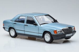 Mercedes 190E W201 Hellblau Norev 1:18 183828 Metall — Bild 5 von 7