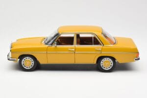 Mercedes 200/8 W115 Sahara Gelb Norev 1:18 183771 Metall — Bild 4 von 8