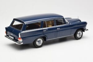 Mercedes 200 Universal W115 Blau Norev 1:18 183599 Metall — Bild 3 von 8