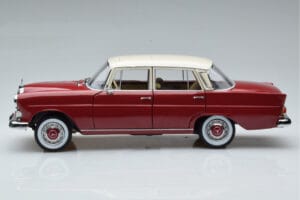 Mercedes 200 W110 Rot Norev 1:18 183706 Metall — Bild 5 von 7