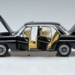 Mercedes 200 W115 Limitierte Auflage Norev 1:18 183775 Metall - image 4 of 8