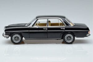 Mercedes 200 W115 Limitierte Auflage Norev 1:18 183775 Metall — Bild 5 von 8