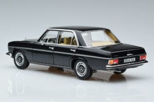 Mercedes 200 W115 Limitierte Auflage Norev 1:18 183775 Metall — Bild 7 von 8