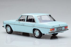 Mercedes 200 W115 Norev 1:18 183777 Metall — Bild 6 von 7