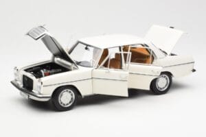 Mercedes 200 W115 Weiß Norev 1:18 183770 Metall — Bild 2 von 8