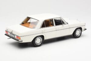 Mercedes 200 W115 Weiß Norev 1:18 183770 Metall — Bild 3 von 8