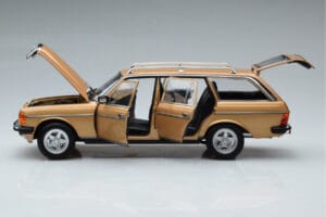 Mercedes 200T S123 AMG Package Beige Norev 1:18 183739 Metall — Bild 4 von 9